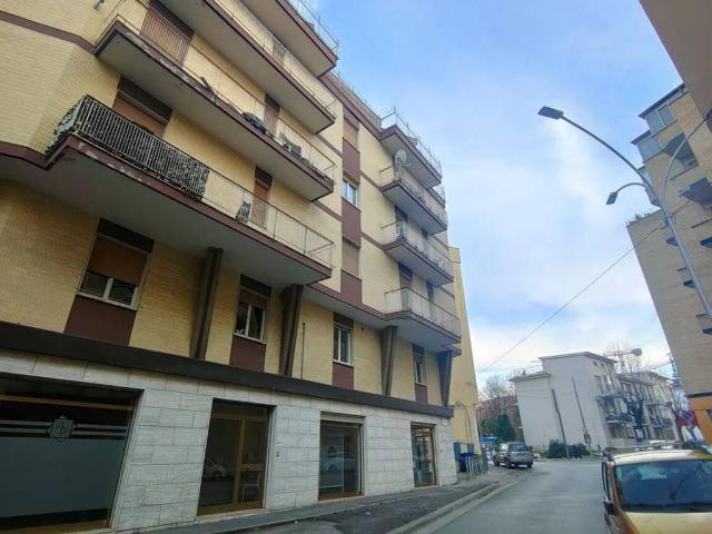 Palazzo in vendita a Chieti Scalo, Chieti