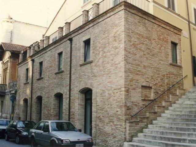 Palazzo in vendita a Santa Barbara, Chieti