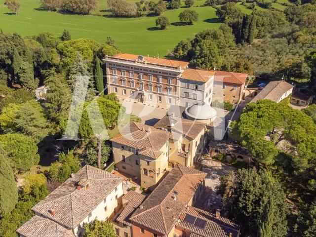 Palazzo in vendita a Fonte Regina, Chiusi Città