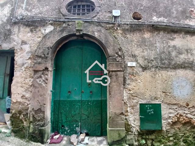 Palazzo in vendita a Cicerale, Campania