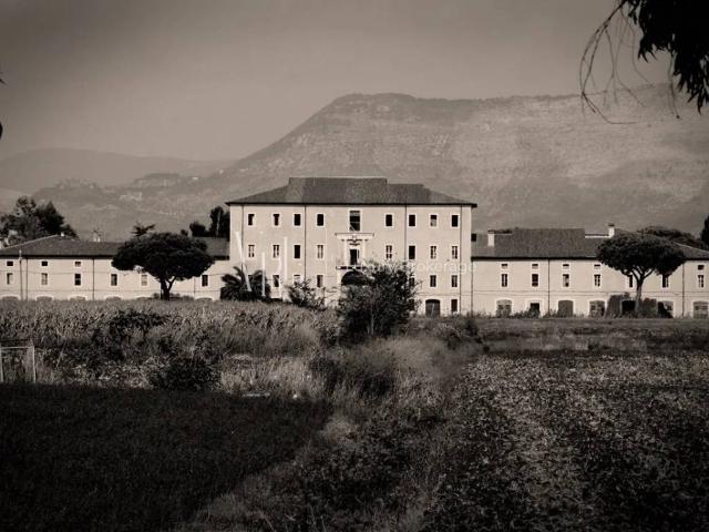 Palazzo in vendita a Cisterna Di Latina, Lazio
