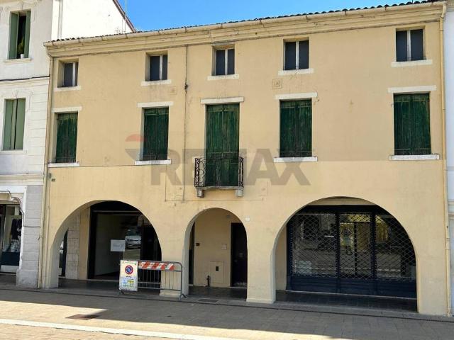 Palazzo in vendita a Cittadella, Veneto