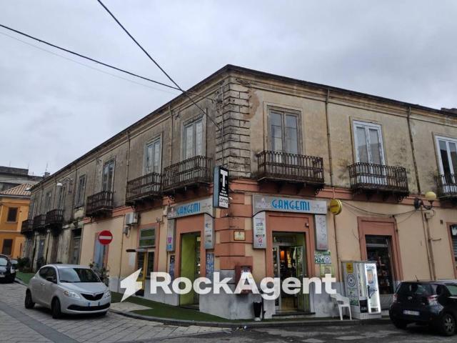 Palazzo in vendita a Calabria, Reggio Calabria