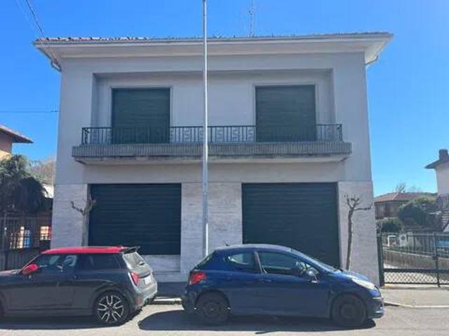 Palazzo in vendita a Fracce, Cittiglio