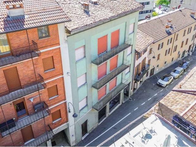 Palazzo in vendita a Clusone, Bergamo
