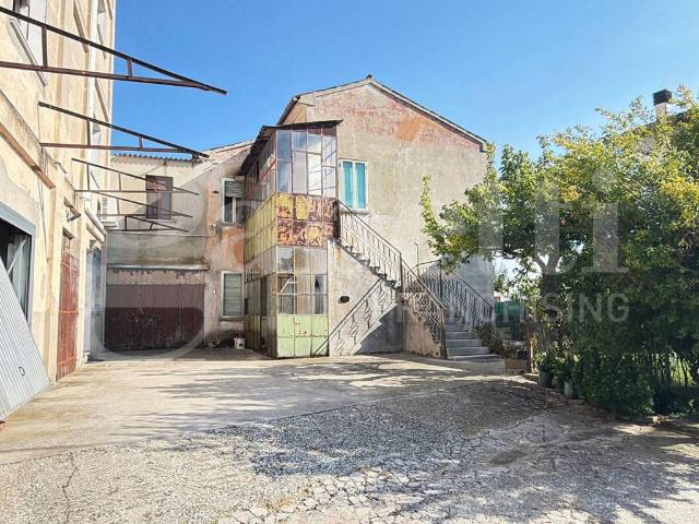 Palazzo in vendita a Rosara, Piove di Sacco