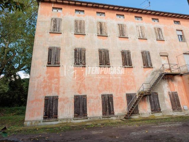 Palazzo in vendita a Collecchio, Reggio Emilia