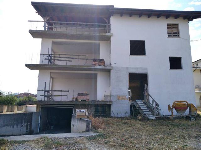 Palazzo in vendita a Collecorvino, Abruzzo