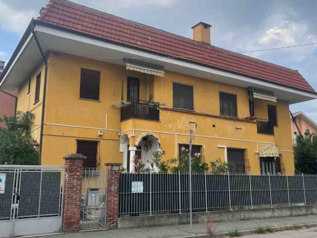 Palazzo in vendita a Leumann, Piemonte