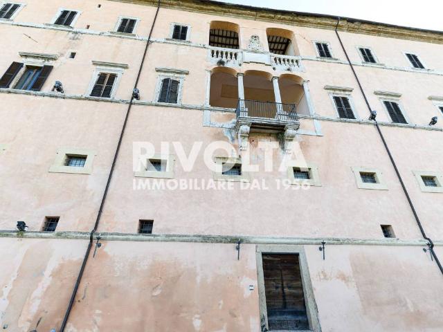 Palazzo in vendita a Collevecchio, Lazio