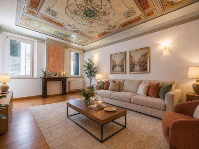 Palazzo in vendita a Comacchio, Reggio Emilia