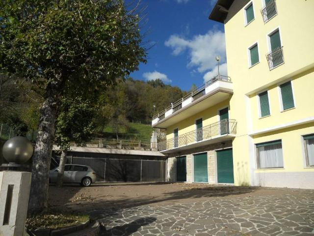 Palazzo in vendita a Comunità delle Giudicarie, Comano