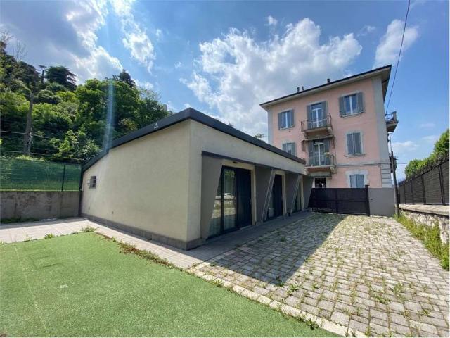 Palazzo in vendita a Caserme, Como