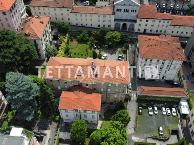 Palazzo in vendita a Santa Croce, Como