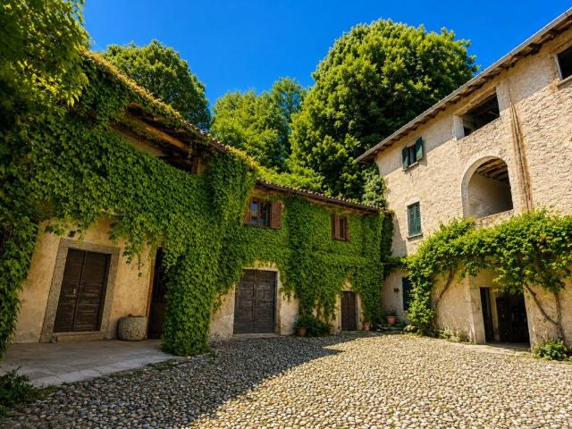 Palazzo in vendita a Cardano, Como