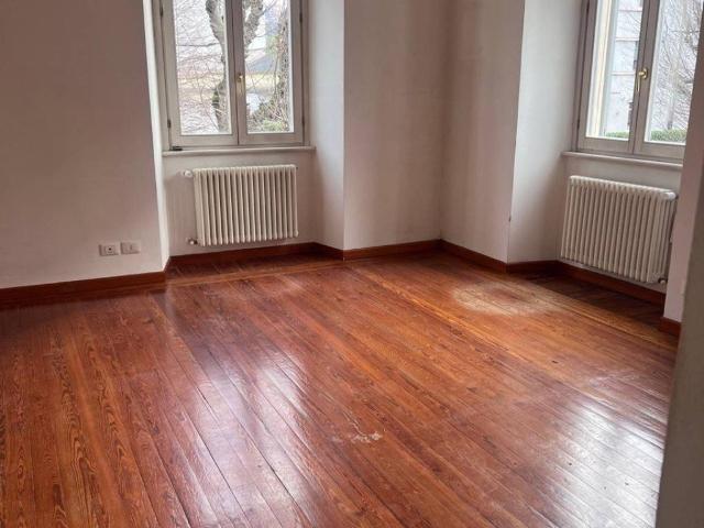 Palazzo in vendita a Caserme, Como