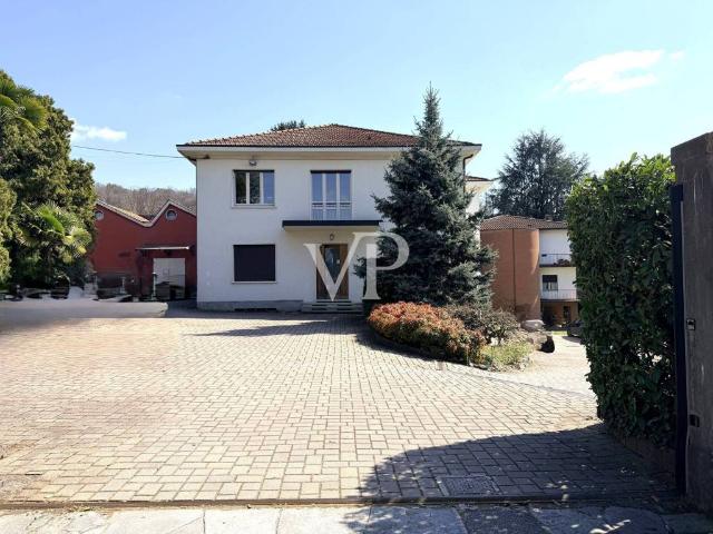 Palazzo in vendita a Como, Lombardia