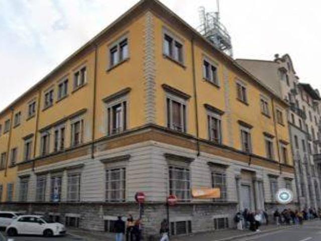 Palazzo in vendita a San Bartolomeo, Como