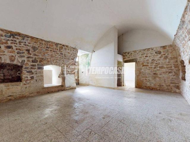 Palazzo in vendita a Contrada Casopietro, Puglia
