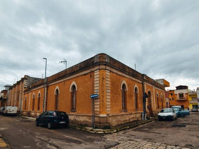 Palazzo in vendita a Puglia, Lecce