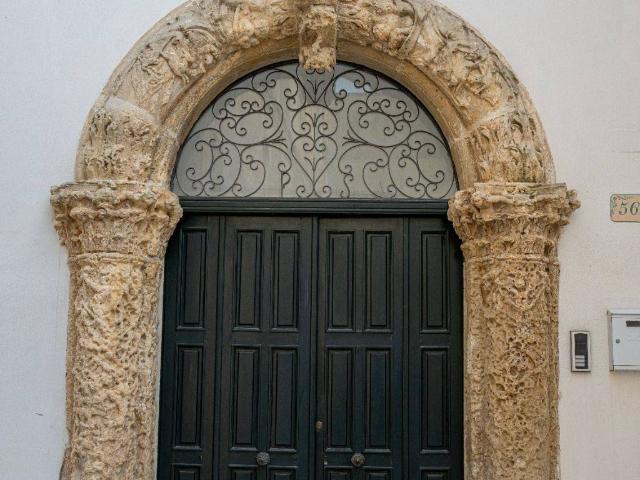 Palazzo in vendita a Puglia, Lecce