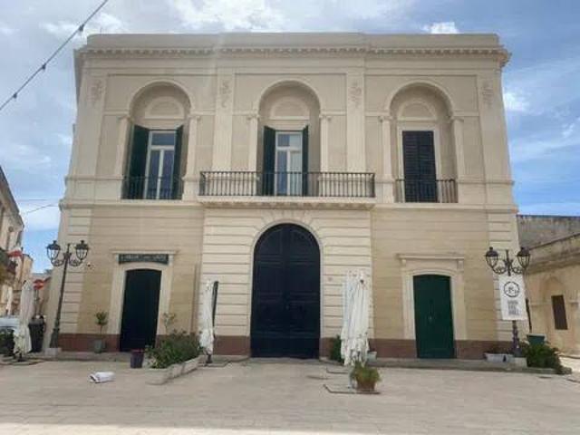 Palazzo in vendita a Puglia, Lecce