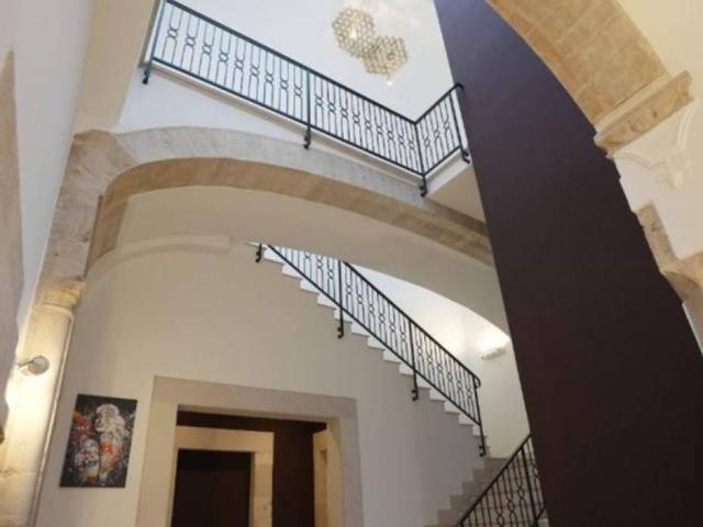 Palazzo in vendita a Puglia, Bari