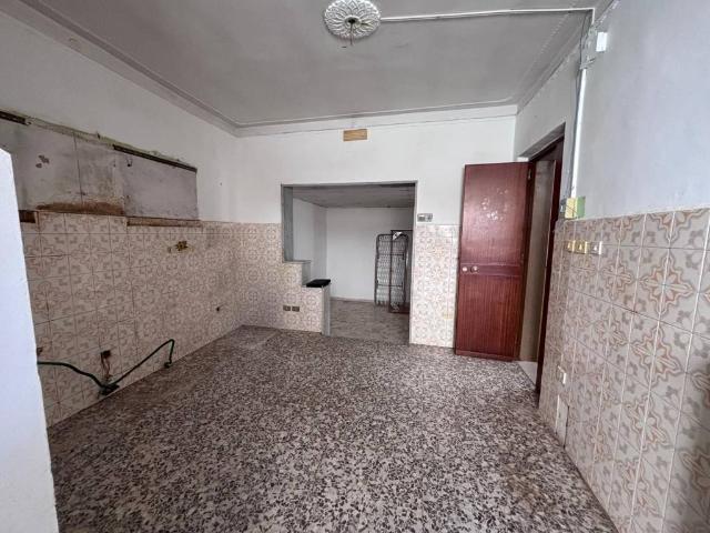 Palazzo in vendita a Corato, Bari