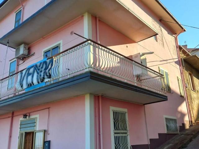Palazzo in vendita a Calabria, Cosenza