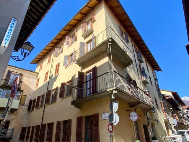 Palazzo in vendita a Unione Montana di Comuni delle Valli di Lanzo, Ceronda e Casternone, Piemonte