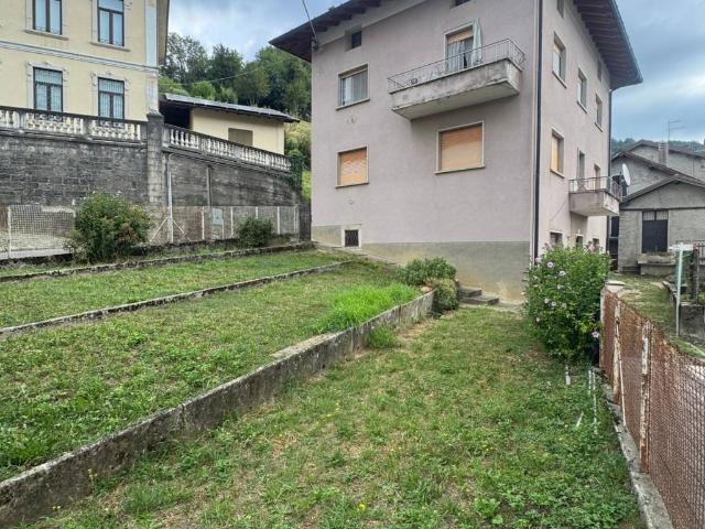 Palazzo in vendita a Corna Imagna, Lombardia