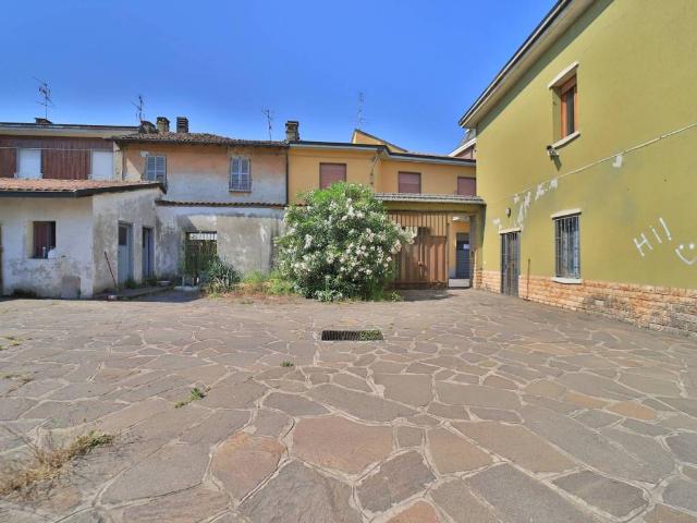 Palazzo in vendita a Cornate D'adda, Lombardia