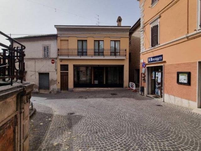Palazzo in vendita a Marche, Macerata