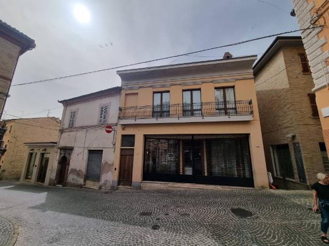Palazzo in vendita a Marche, Macerata