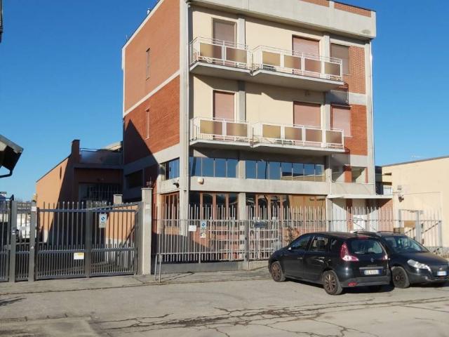 Palazzo in vendita a Corsico, Lombardia