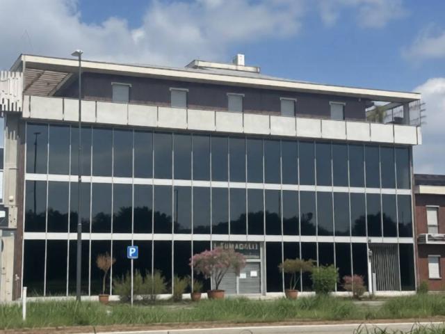 Palazzo in affitto a Quartiere Lavagna, Corsico