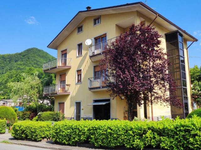 Palazzo in vendita a Corte Brugnatella