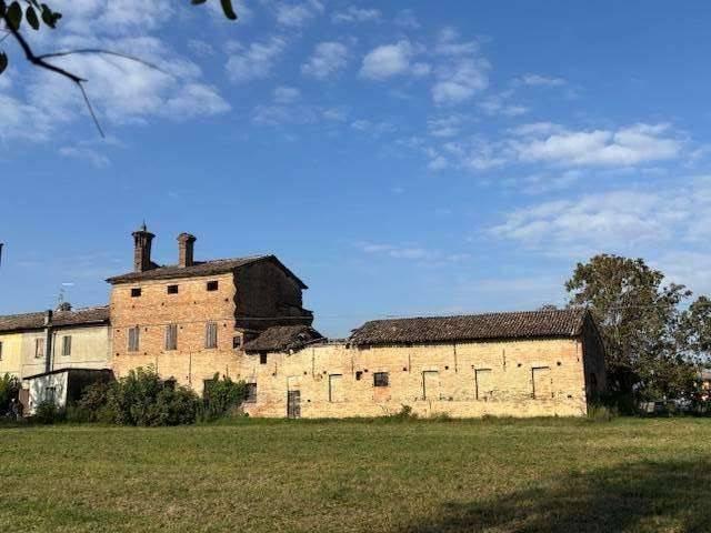Palazzo in vendita a Cortemaggiore, Reggio Emilia