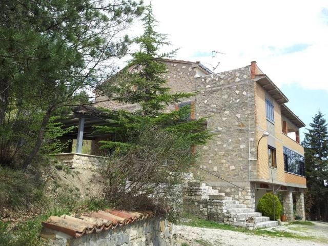 Palazzo in vendita a Cortino, Abruzzo