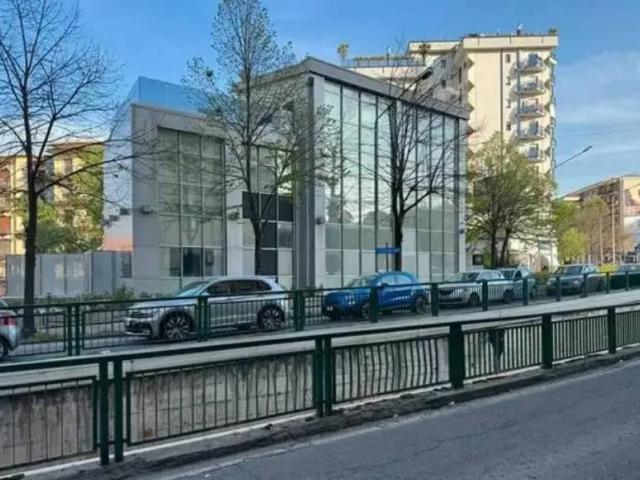 Palazzo in vendita a Città 2000, Calabria