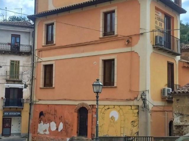 Palazzo in vendita a Casali di Cosenza, Calabria