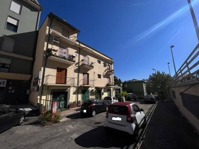 Palazzo in vendita a Quartiere Tribunale, Calabria