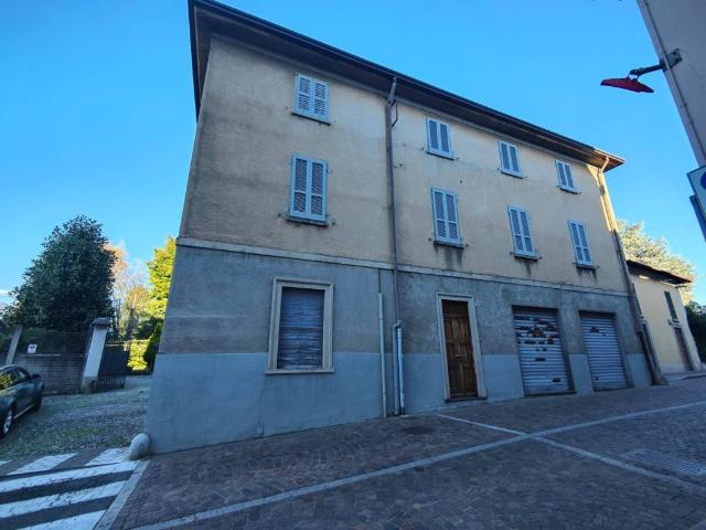Palazzo in vendita a Costa Masnaga, Lombardia
