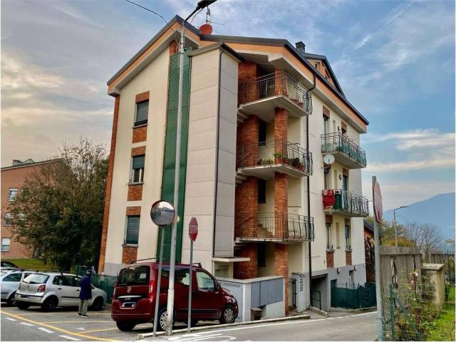 Palazzo in vendita a Costa Masnaga, Lombardia