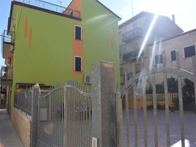 Palazzo in vendita a Mirto, Calabria