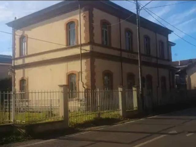 Palazzo in vendita a Tetto Bovis, Piemonte