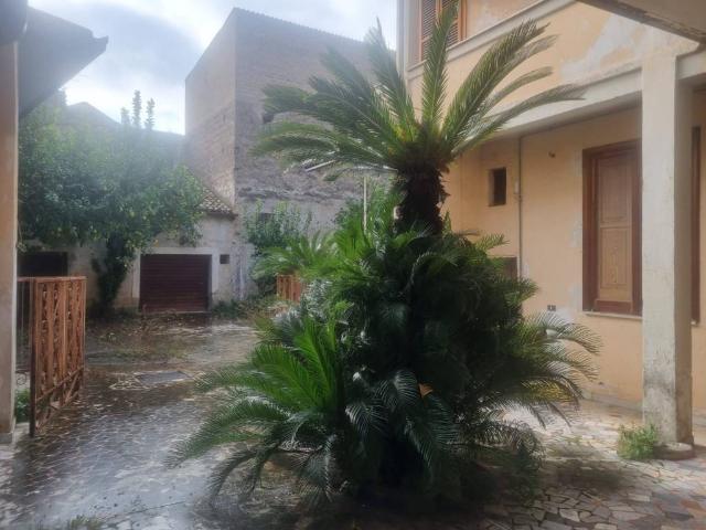 Palazzo in vendita a Curti, Campania