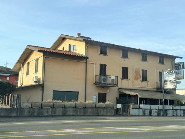 Palazzo in vendita a Guzzanica, Dalmine