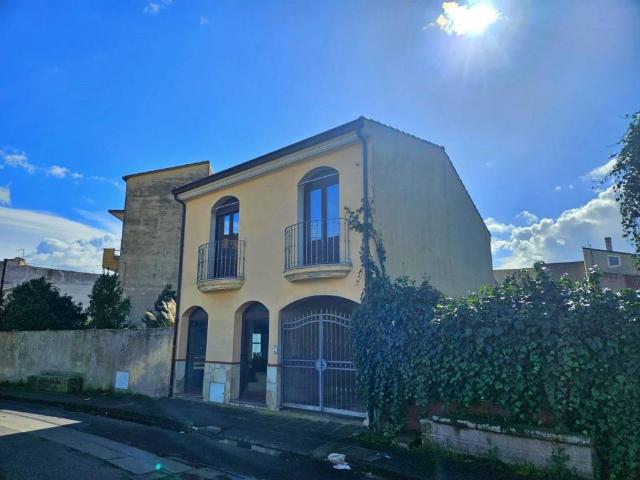 Palazzo in vendita a Decimoputzu, Sardigna/Sardegna