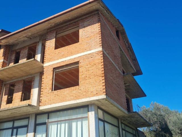 Palazzo in vendita a Castelleone, Deruta